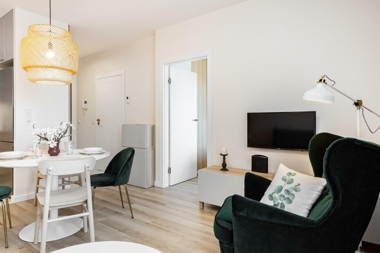 Apartment Walonska With Free Parking Wroclaw By Noclegi Renters Exterior photo